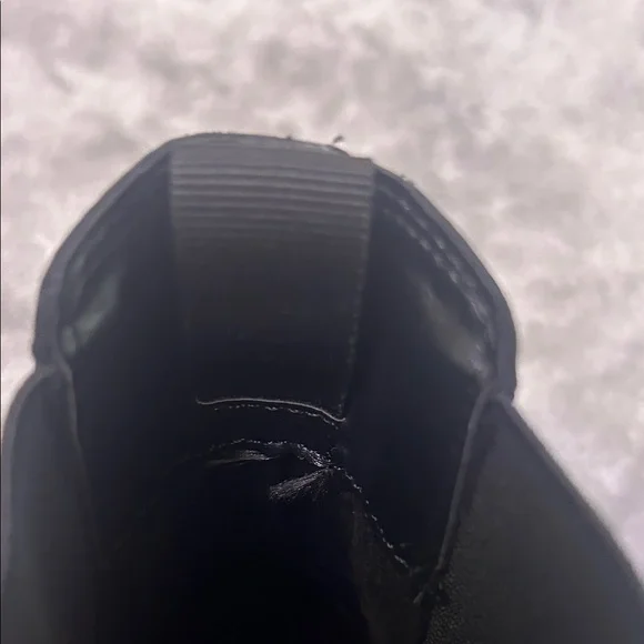 Aldo Black Leather Chukka Boots, missing one of shoe grip tip. - Picture 6 of 8